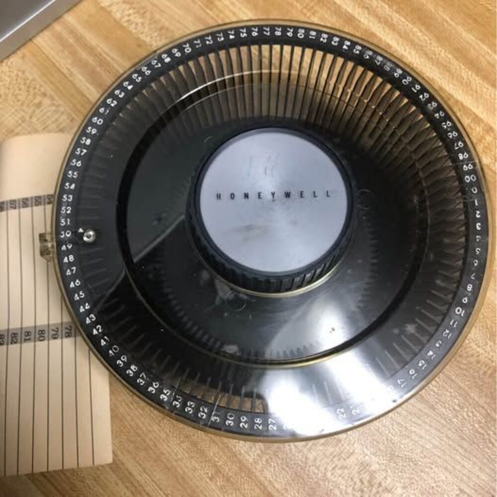 Vintage & Rare HONEYWELL - RONDELLE CIRCULAR 100 SLIDE CAROUSEL PROJECTOR TRAY